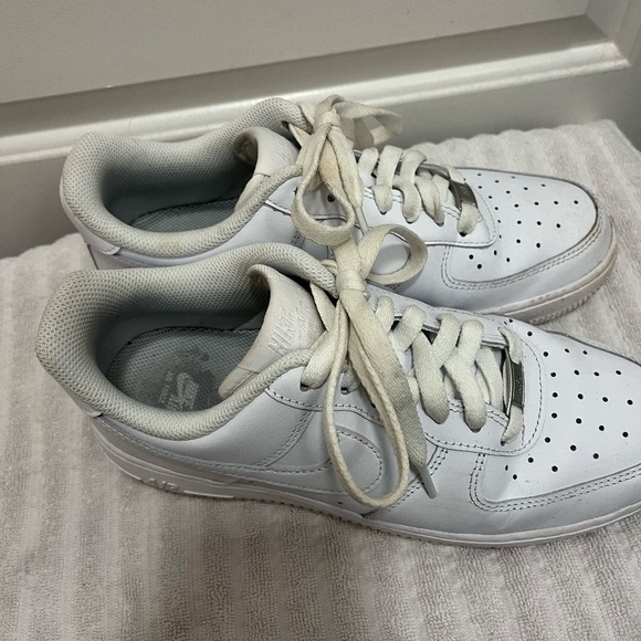 Nike Airforce 1 size 8 - Picture 6 of 9